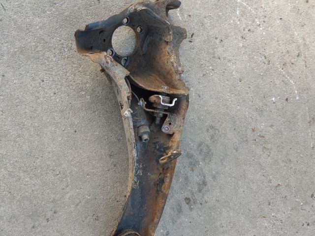 bontott MITSUBISHI LANCER Jobb hátsó Alsó Lengőkar