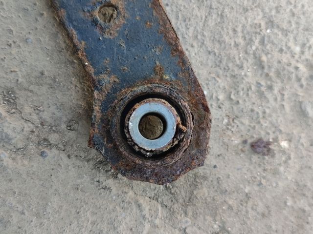 bontott MITSUBISHI LANCER Jobb hátsó Felső Lengőkar