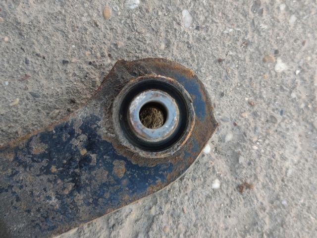 bontott MITSUBISHI LANCER Jobb hátsó Felső Lengőkar