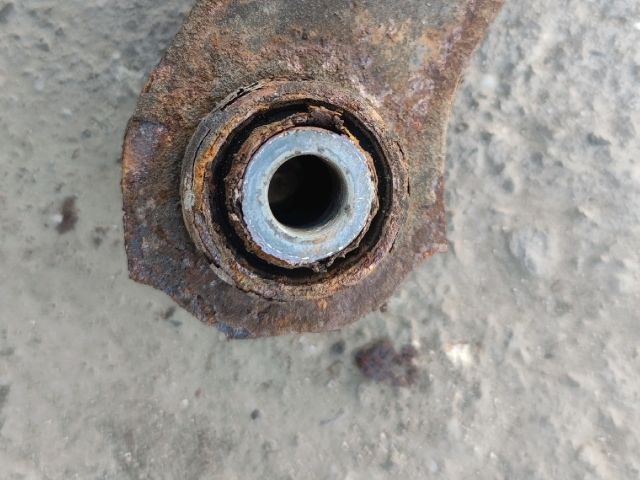 bontott MITSUBISHI LANCER Jobb hátsó Felső Lengőkar