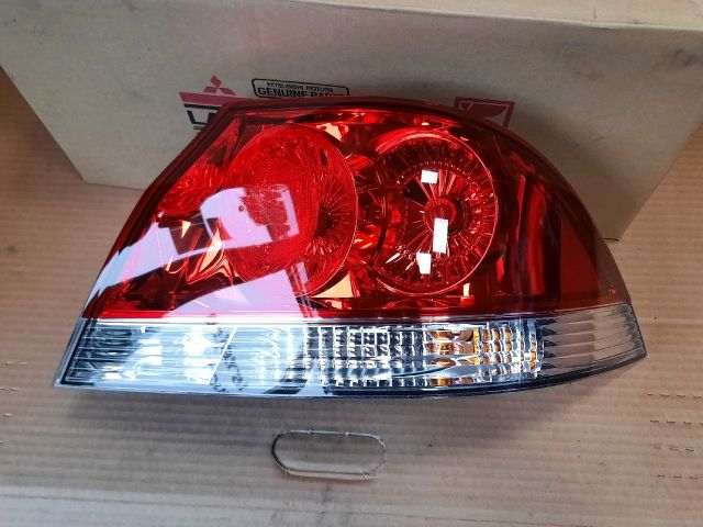 bontott MITSUBISHI LANCER Jobb Hátsó Lámpa