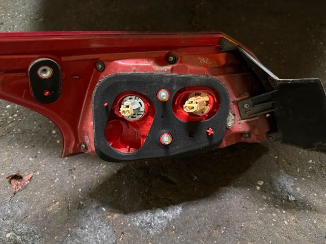 bontott MITSUBISHI LANCER Jobb Hátsó Lámpa