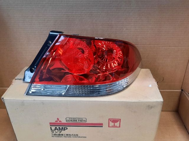 bontott MITSUBISHI LANCER Jobb Hátsó Lámpa