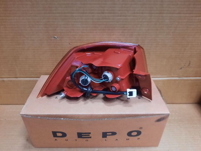 bontott MITSUBISHI LANCER Jobb Hátsó Lámpa