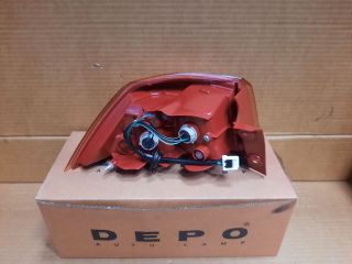 bontott MITSUBISHI LANCER Jobb Hátsó Lámpa