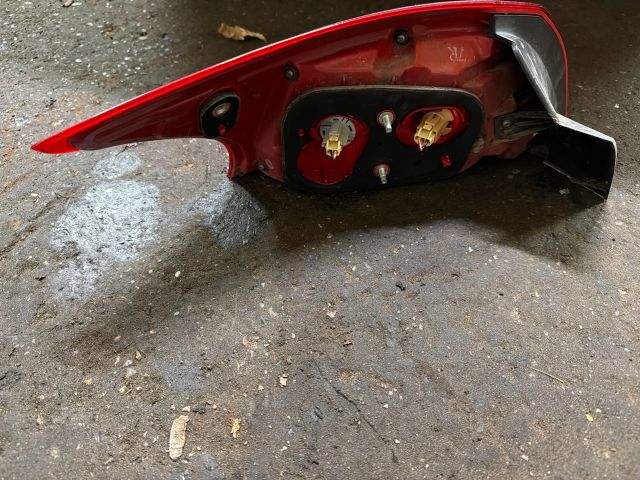 bontott MITSUBISHI LANCER Jobb Hátsó Lámpa