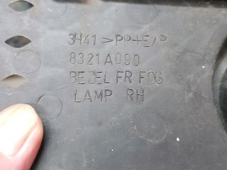 bontott MITSUBISHI LANCER Jobb Ködfényszóró Lámpakeret