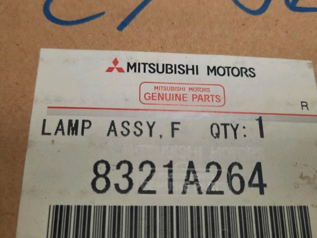 bontott MITSUBISHI LANCER Jobb Ködfényszóró