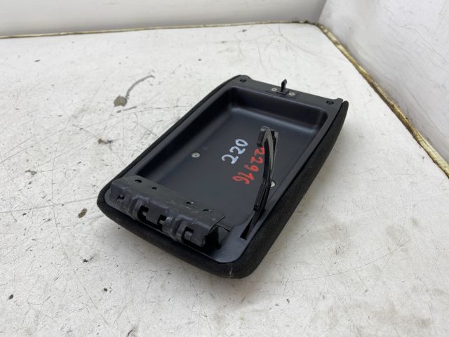 bontott MITSUBISHI LANCER Könyöklő