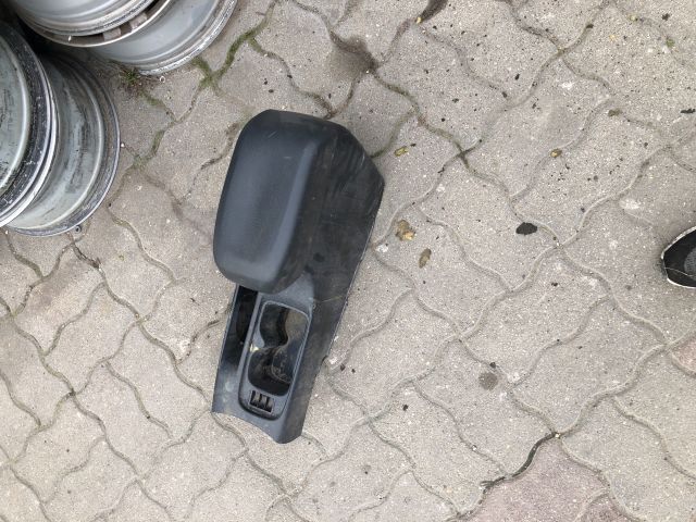 bontott MITSUBISHI LANCER Könyöklő