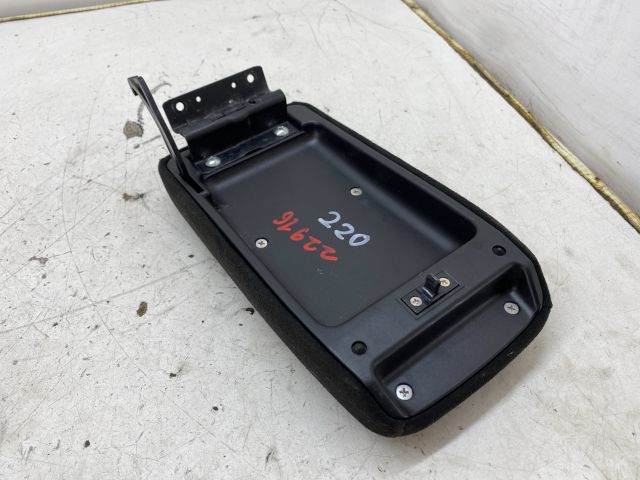 bontott MITSUBISHI LANCER Könyöklő