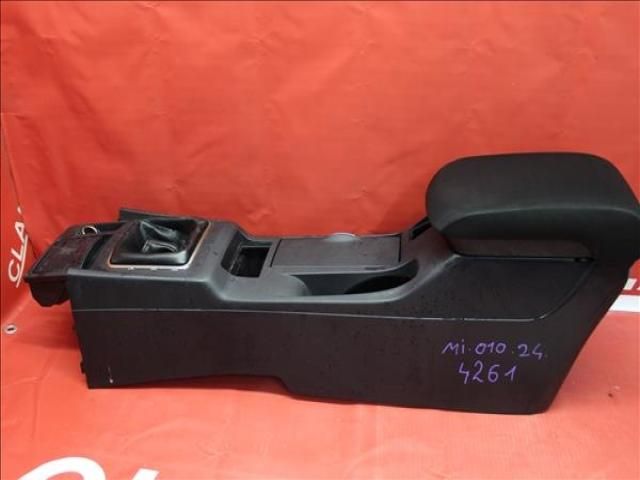 bontott MITSUBISHI LANCER Könyöklő