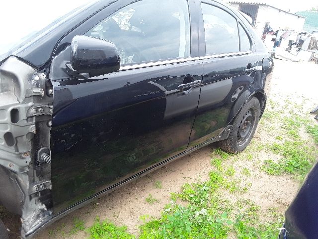 bontott MITSUBISHI LANCER Könyöklő