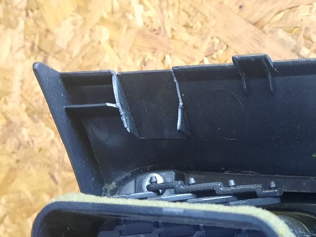 bontott MITSUBISHI LANCER Középkonzol Keret