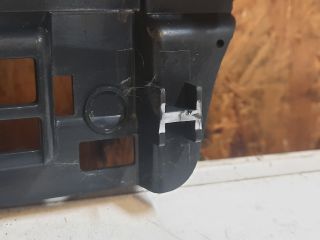 bontott MITSUBISHI LANCER Középkonzol Keret