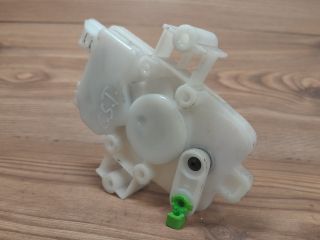 bontott MITSUBISHI LANCER Központizár Motor Csomagtérajtó