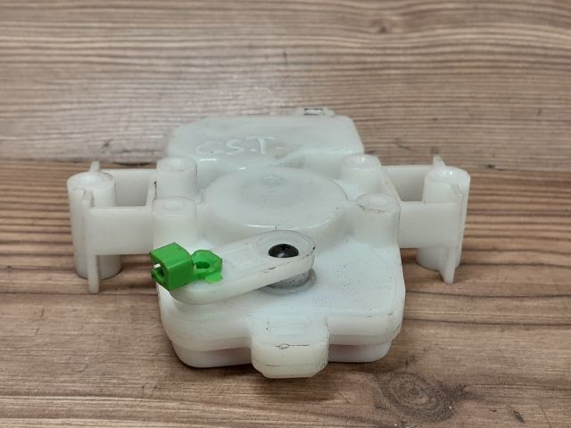 bontott MITSUBISHI LANCER Központizár Motor Csomagtérajtó