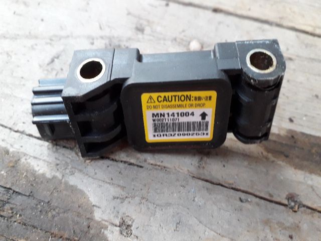 bontott MITSUBISHI LANCER Légzsák Indító Modul Oldallégzsák