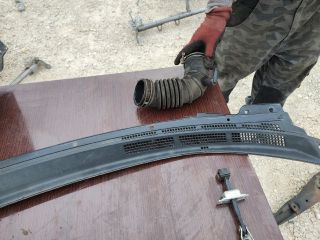 bontott MITSUBISHI LANCER Levélrács