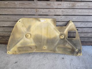 bontott MITSUBISHI LANCER Motorháztető Szigetelés