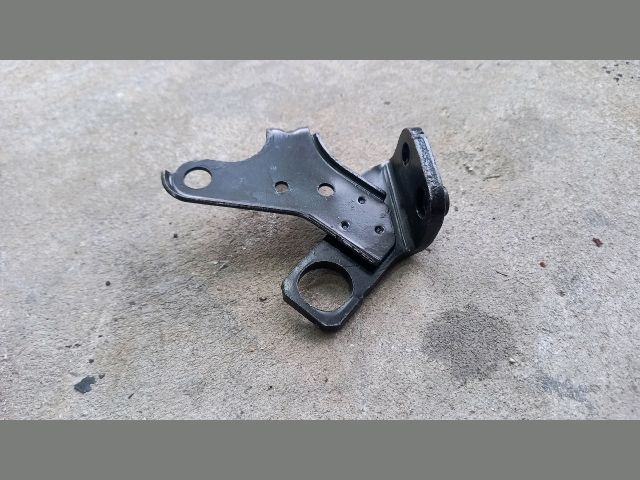 bontott MITSUBISHI LANCER Nívópálca Hüvely