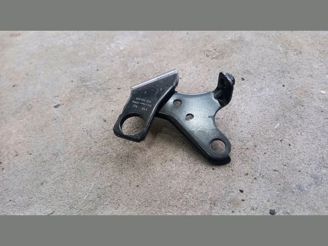 bontott MITSUBISHI LANCER Nívópálca Hüvely