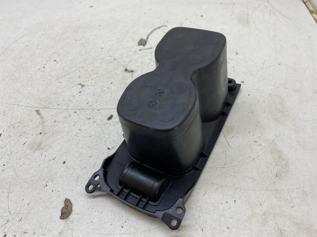 bontott MITSUBISHI LANCER Pohártartó