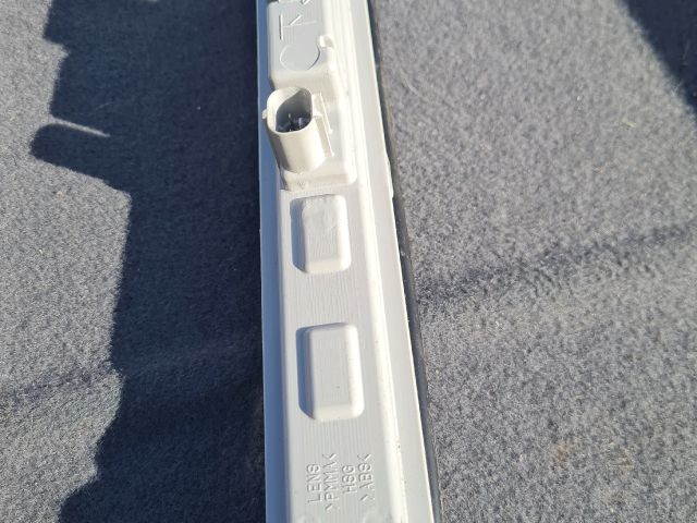 bontott MITSUBISHI LANCER Pótféklámpa