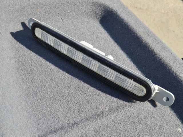 bontott MITSUBISHI LANCER Pótféklámpa