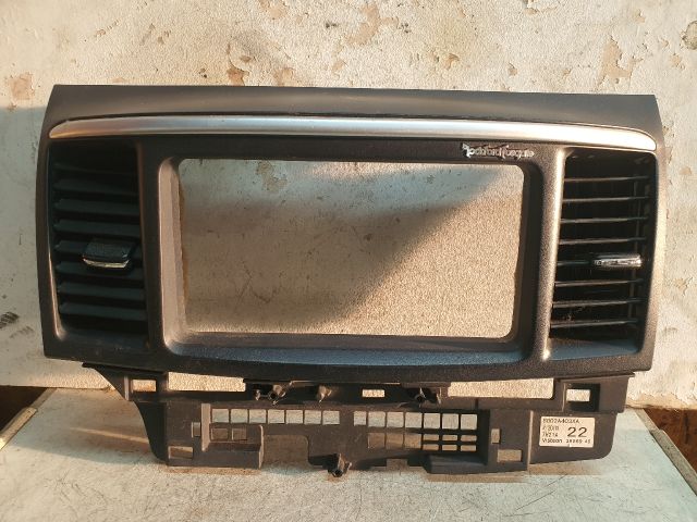 bontott MITSUBISHI LANCER Rádió / CD Keret