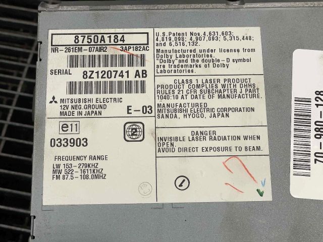 bontott MITSUBISHI LANCER Rádió / CD