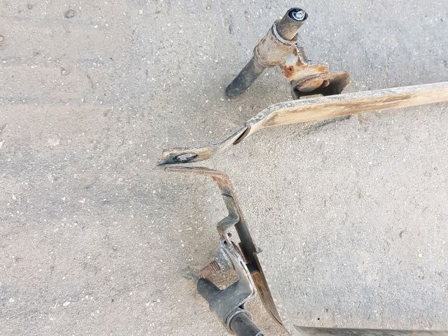 bontott MITSUBISHI LANCER Tank Tartó Pánt