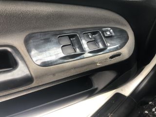 bontott MITSUBISHI LANCER Toronymerevítő