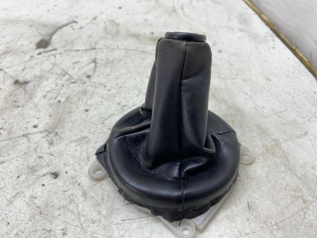 bontott MITSUBISHI LANCER Váltószoknya