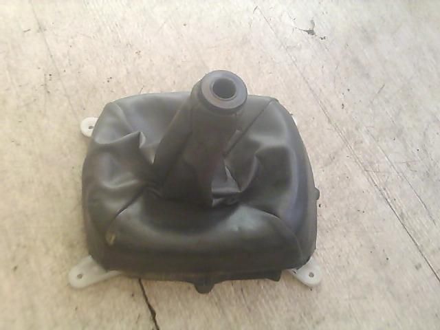 bontott MITSUBISHI LANCER Váltószoknya