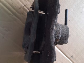 bontott MITSUBISHI LANCER VII Bal első Féknyereg Munkahengerrel