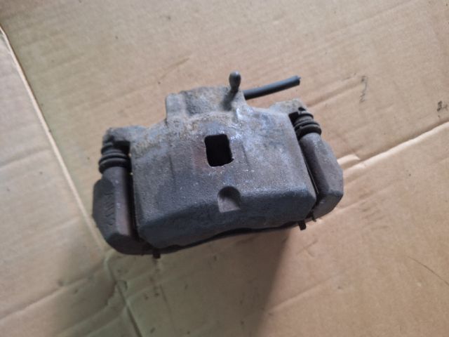 bontott MITSUBISHI LANCER VII Bal első Féknyereg Munkahengerrel