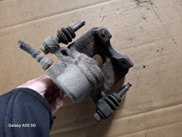 bontott MITSUBISHI LANCER VII Bal hátsó Féknyereg Munkahengerrel