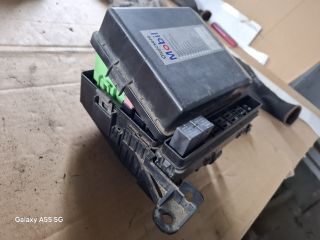 bontott MITSUBISHI LANCER VII Biztosítéktábla Motortér