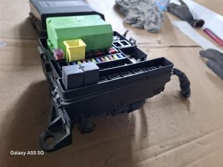 bontott MITSUBISHI LANCER VII Biztosítéktábla Motortér