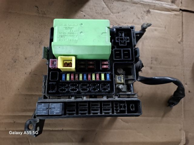 bontott MITSUBISHI LANCER VII Biztosítéktábla Motortér