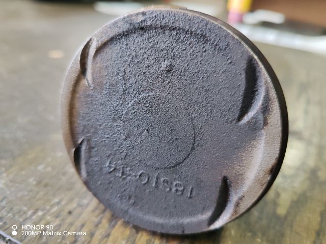 bontott MITSUBISHI LANCER VII Dugattyú és Hajtókar