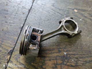 bontott MITSUBISHI LANCER VII Dugattyú és Hajtókar