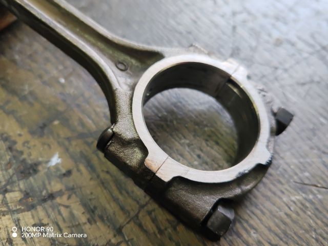 bontott MITSUBISHI LANCER VII Dugattyú és Hajtókar