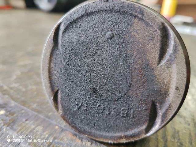 bontott MITSUBISHI LANCER VII Dugattyú és Hajtókar