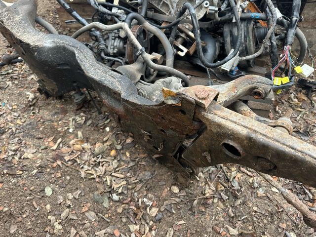 bontott MITSUBISHI LANCER VII Első Bölcső