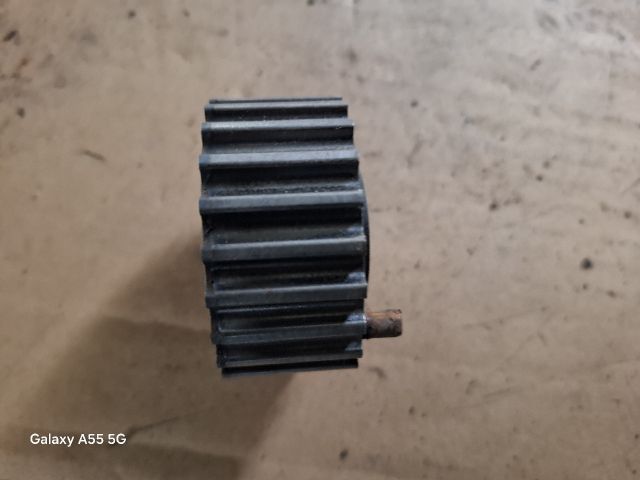 bontott MITSUBISHI LANCER VII Főtengely Bordáskerék / Lánckerék