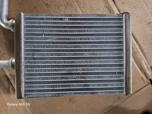 bontott MITSUBISHI LANCER VII Fűtőradiátor