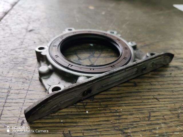 bontott MITSUBISHI LANCER VII Hátsó Főtengely Szimmeringház