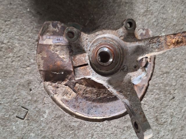 bontott MITSUBISHI LANCER VII Jobb első Csonkállvány Kerékaggyal